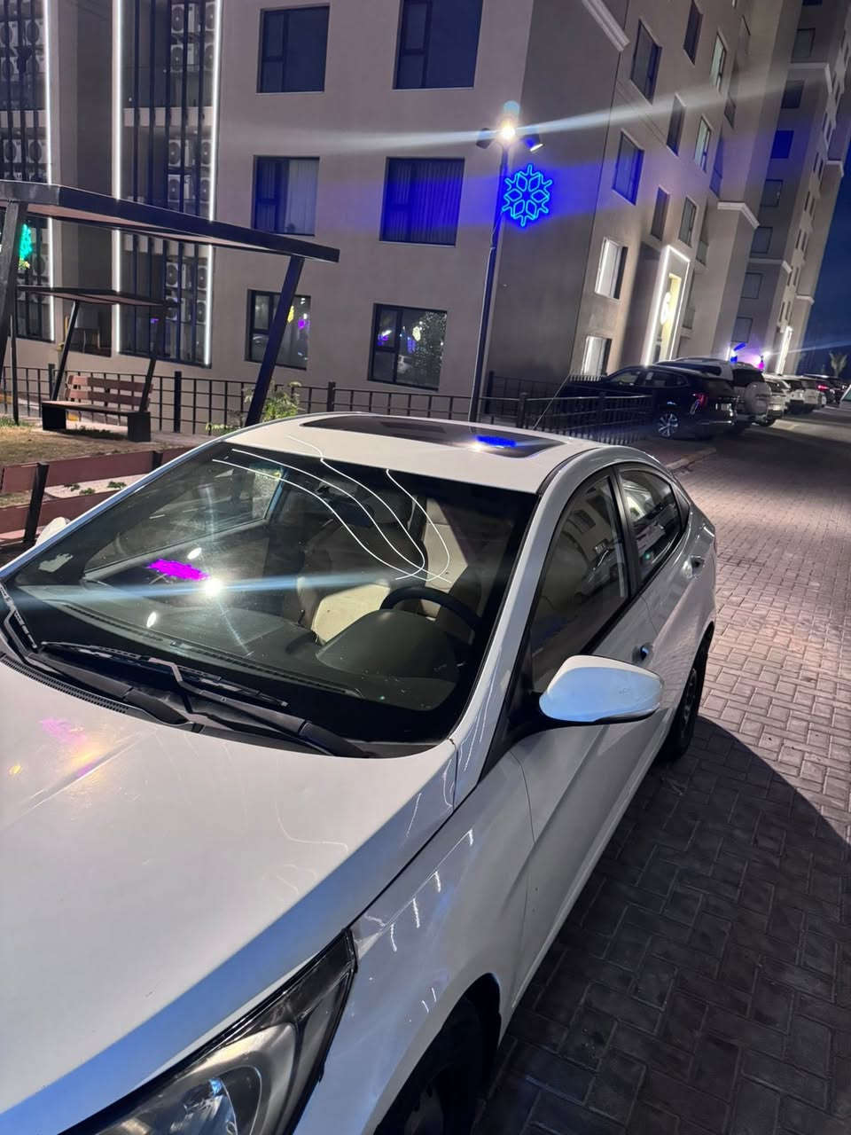 اكسنت خليجي2014 فول موصفات
مكينه 1600 دوش سياره. كل نقص مابيه. 
السعر 108 قفل سياره بدون. صبغ بس بنيد 
سياره باسمي تحويل ثاني يوم وملاحظه هاي صوره قبل شهر حاليا سياره هزه وسنويه ورقم كله جديد 
متواجد ع رقم بس ***********
مكاني بغداد بياع
