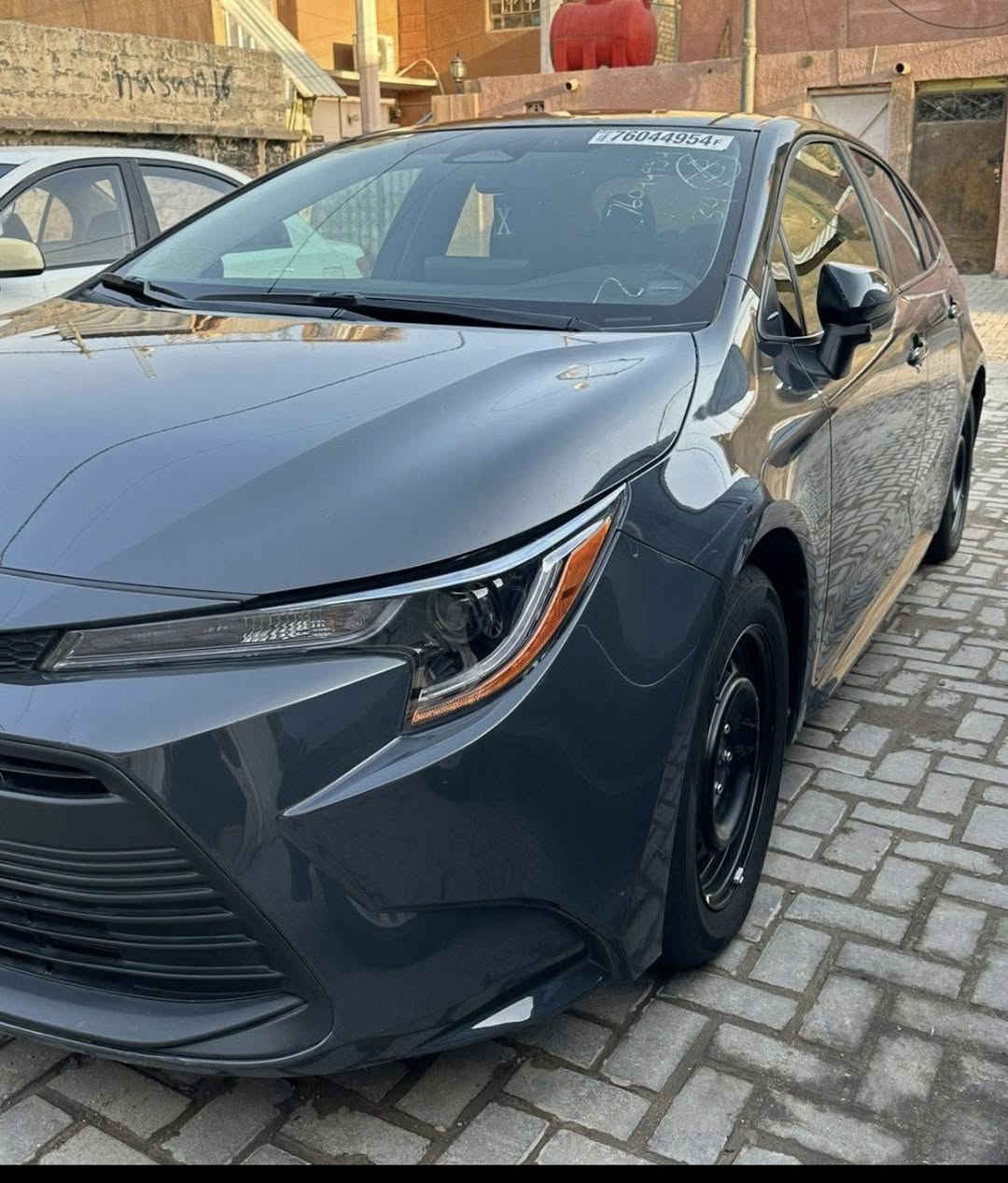 السلام عليكم 🫡 
كورلا. 24 
رقم. شمالي 22
لون مميز سمنتي 
بصمه 
اشارت ترحيب
سايد أبريك بصمه
رادار امامي
رادار جوانب 
تحديد مسار 
ماشيه 17000  الف بعدها زيرو 
ضررها موجود بل صور 
فقط بارد يم القبق البانزين 
السياره جديده بالصور مو حلوه 
سعرها  165.  وبيها مجال بسيط 
***********
***********
