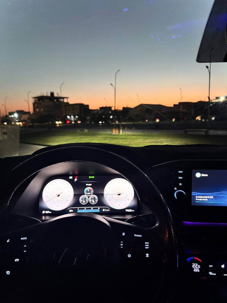 سوناتا 2022 N line 
مكينة 2500 توربو طيارة السيارة 
290 حصان
مقاعد رياضيه مختمه N 
بانوراما 
رادارات 360 امامي خلفي جانبي 
بريك تلقائي امامي وخلفي 
تنبيه نقطة عمياء 
تحديد مسار 
مودات قيادة ( نورمل - سبورت - سبورت بلس - كوستم) 
تبريد قطعتين 
أناره محيطيه داخليه بالأبواب والدشبول متغيره بيها جميع الألوان تتحكم بيه من الشاشه 
مقاعد جلد وكنتاره 
سستم سماعات BOSE 
وكلش هواي مواصفات بعد 
حادث طرف البنيد وربع الجاملغ جداً خفيف 
ايرباك فقط البرده الجانبيه 
سياره رقم بصرة تحويل مباشر 
ماشيه 79 الف كيلو بحاله ممتازه 
سعرها 198$ وبيها مجال 
 *********** البصرة, العراق
