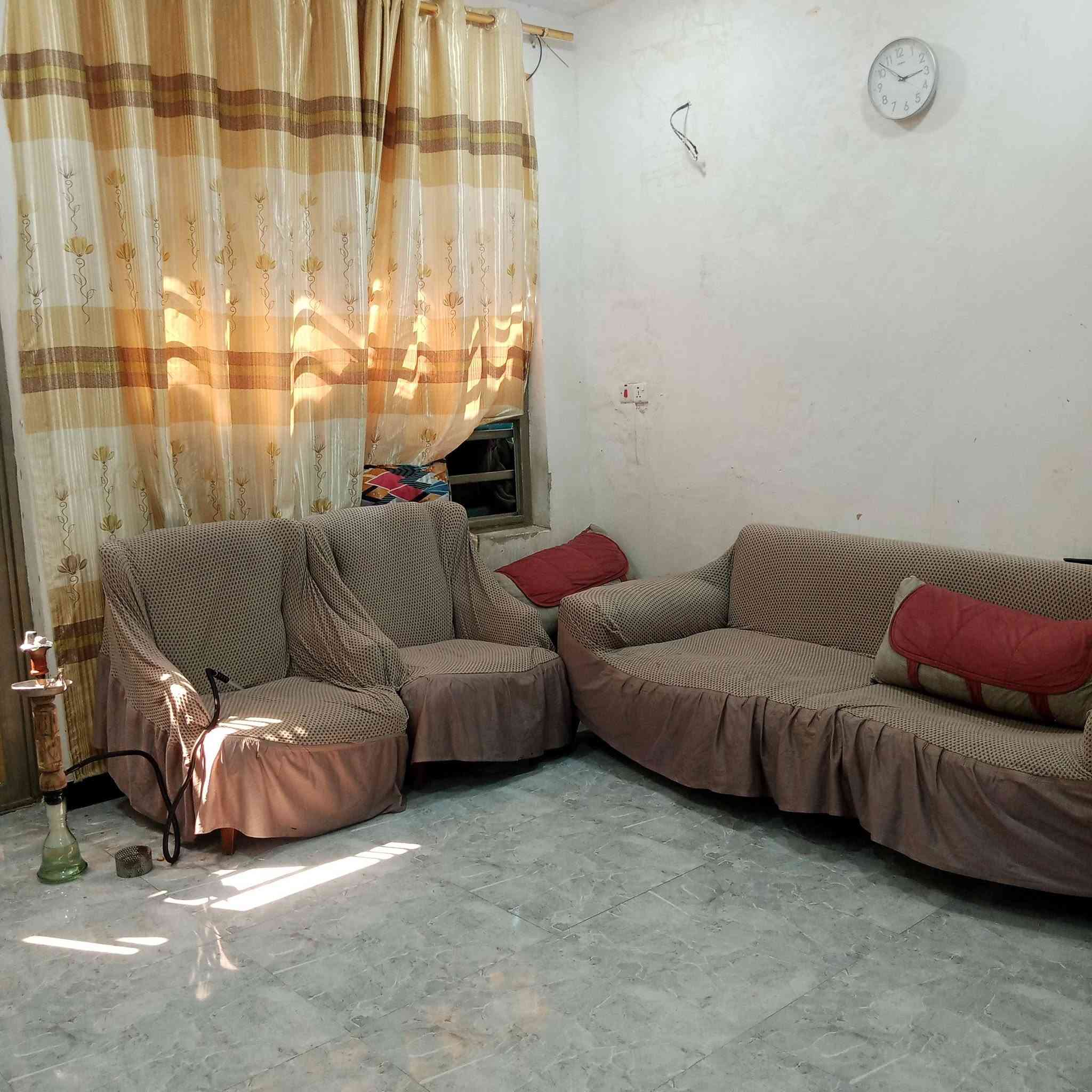 بيت سند 25 نزال البوغزال جميله 

المساحه 85
 
واجهه اكثر من 7.5 
نزال 11.5
طابق واحد يحتوي على صاله استقبال وغرفه نوم 
مطبخ حولي اي موزع وترك وصحيات 
البيت جاهز بس اكو بي نقص الستاره الفوگ 
والبيتونه سندويس 
متوازي ع بيع والسبب عندي ضرف 
والسعر 75 مليون وبي مجال 
***********

