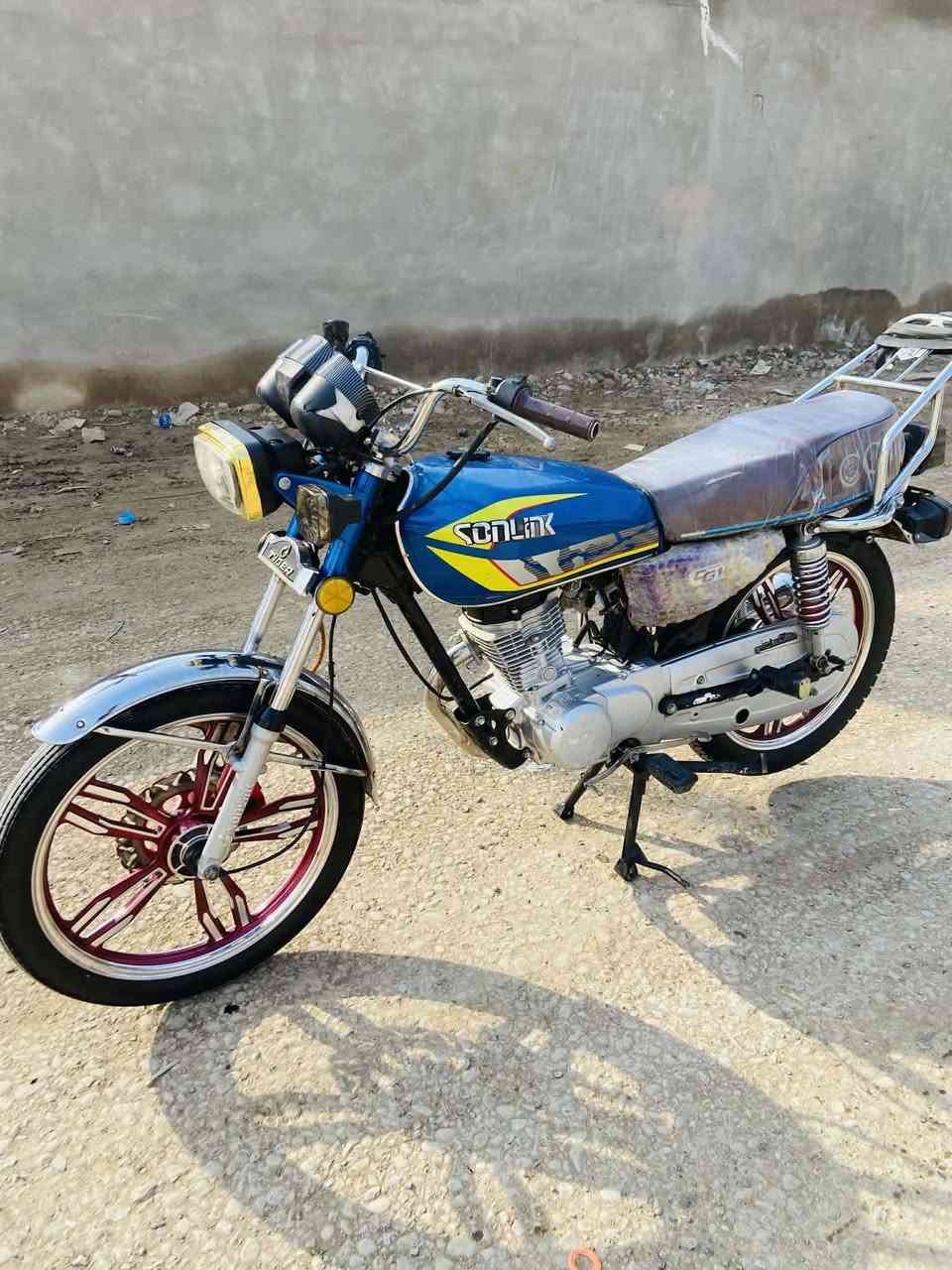 السلام عليكم
لبيع دراجه 4 كير حلوه مرتبه كامله مابيهه نقص 

شاشه شغاله فقط واير بي گطع 

موديل 23 ورقه كارتونيه 

سعر 475 وبي مجال 
ناحية السلام سراجق 
شراي تفضل خاص


**إذا كنت صاحب هذا الإعلان وتريد حذفه لأي سبب، رجاءا أرسل رسالة إلى الدعم الفني**