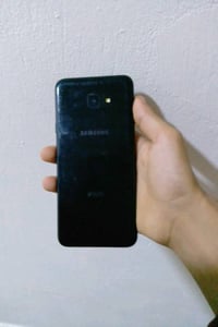 هاتف سامسونج للبيع بمواصفات ممتازة وحالة جيدة. اللون أسود ولا توجد أي ...