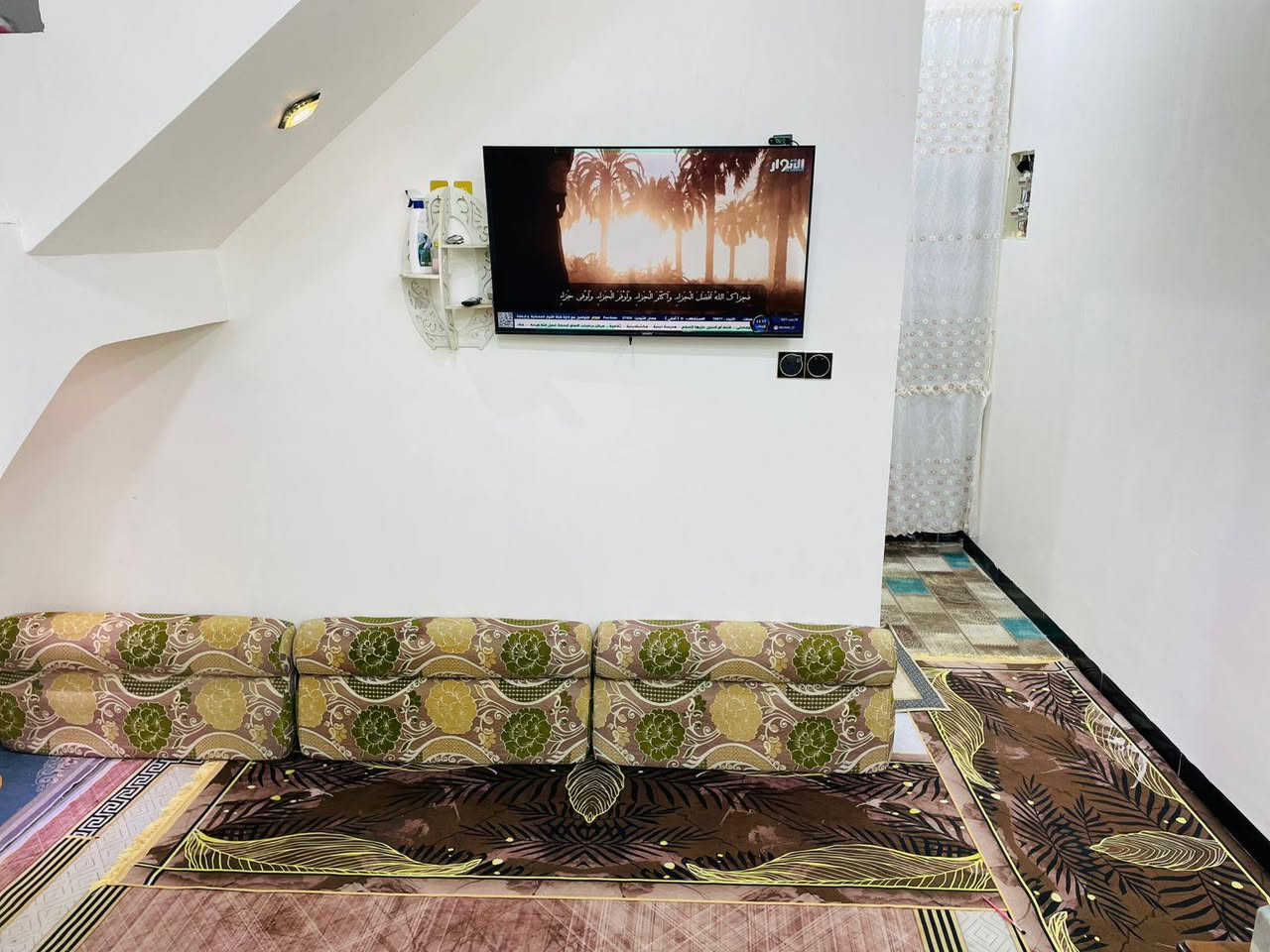 السلام عليكم
بيت 50 م 
قرار محكمة سند 25
البوبيات عمود 105
قرب الشارع العام أقل 50 م عن الشارع بناء حديث 
تفاصيل البيت استقبال 
صاله مطبخ حار وبارد 
غرفتين نوم 
3 مجاميع صحيه 
سطحين 

السعر 68بي مجال بسيط  للاستفسار اتصل ***********
