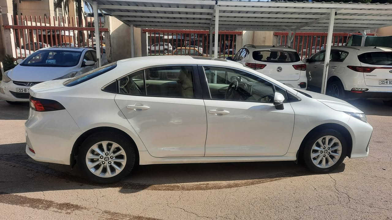 السلام عليكم
كورلا ٢٠٢٢ ضمن ضمان شركة ساز فول مواصفات للبيع 
السيارة نظيفة جدا جدا 
رقم اربيل سنوية باسمي تحويل ثاني يوم 
ماشية ٣٢ الف كيلومتر فقط
محرك ١٨٠٠ بانزين فقط 
حساس امامي وخلفي 
مري جانبية شفط 
نظام ترحيب عند الاقتراب من السيارة 
بصمة عدد ٢ 
تحكم ستيرن و٣ أنظمة قيادة 
فتحة سقف 
٤ جامات اوتو 
تحكم باللايت الامامي ( تريد تعلي او تنصي) 
اللايت الامامي اوتو 
٥ ويل كب حتى السبير 
التبريد شاشة ومنفصل و قطعتين 
بلوجكتر وسكن زينون 
وباقي المواصفات المعروفة 
السعر ١٨٤ ورقة وبيها مجال بسيط للاستفسار الاتصال بالرقم  ***********  او واتساب
