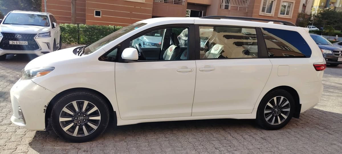 سينا للبيع
موديل 18
بيها اربع قطع 
سيارة بأسمي
سنوية2030
سعر 195$ مجال
***********
***********
