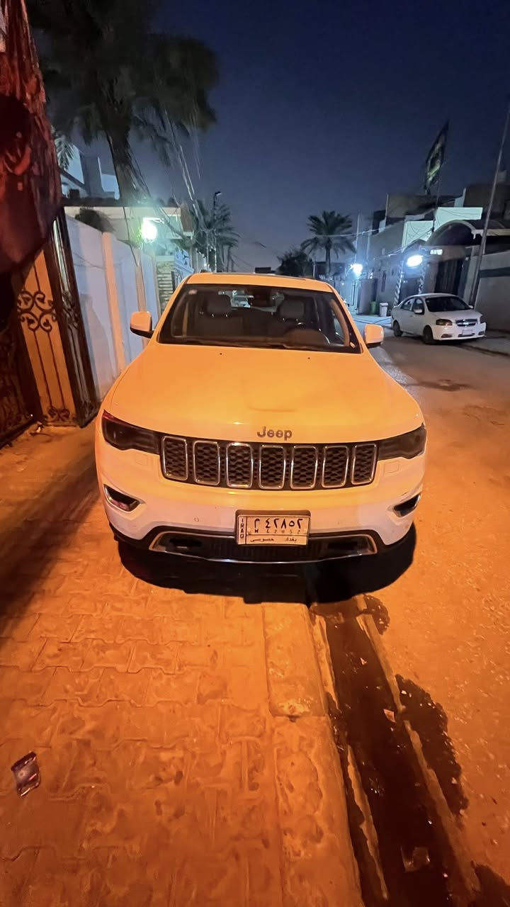 السلام عليكم    السعر 255
للبيع او مراوس حسب القناعه

جيب لمتدد خليجي 2018

‎بصمه 

‎بنراما 

‎داخل بيجي 

‎شاشه كبيره

‎حساس امامي خلفي 

‎كشنات تدفئه تبريد 

‎مري شفط

‎زراك لايت 

‎لايتات زنون

‎ستيرن كهرباء

السياره ماشيه 139000 الف

‎

شفتات ستيرن 

‎(ملاحضه السياره بيهه تبديل جاملغ امامي )

***********
