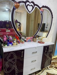 غرفة نوم • أثاث • مجال للشراي