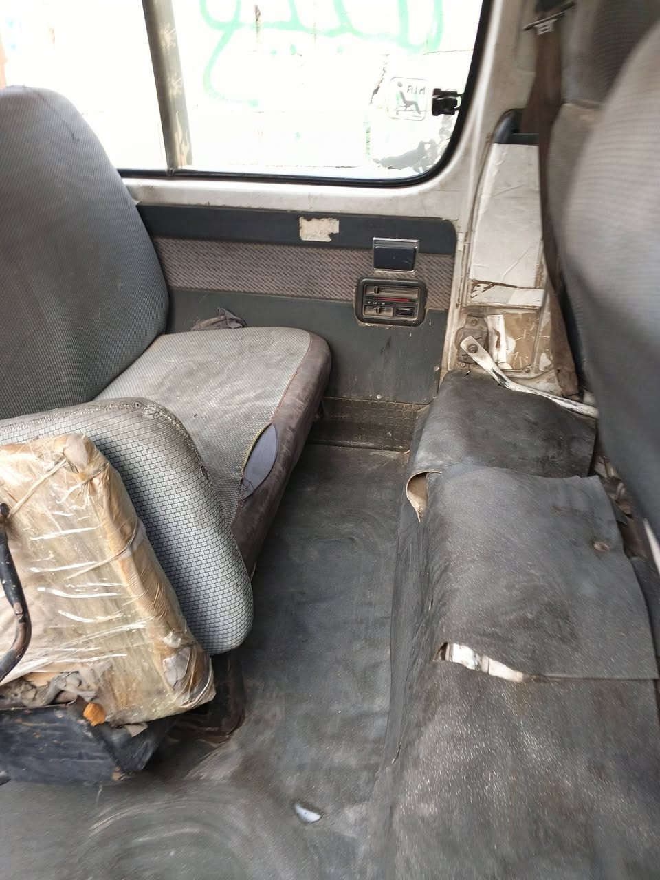 السلام عليكم جنبي الفين وتسعه للبيع بسمي رقم انكليزي السعر 42 مكان بغداد ***********
