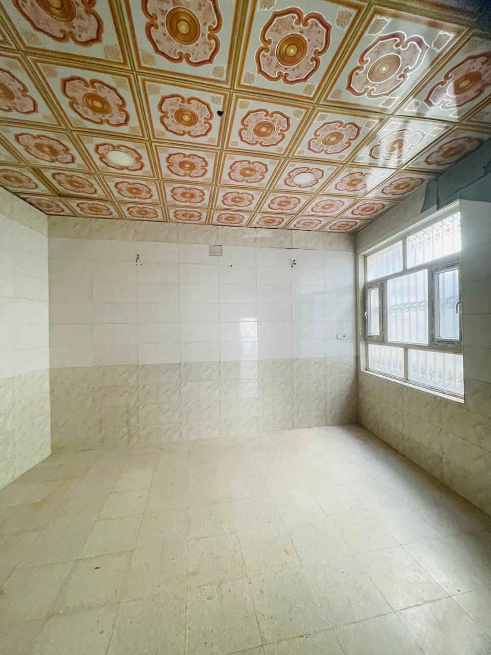 يالله يارزاق
بيت للبيع 300 م مع عرصه 200 م في علوة الفحل شارع الفلفل سند 25 إقرار محكمه يحتوي البيت على غرف عدد 2 وصاله ومطبخ وحمام عدد 2 وستقبال بناء اساس وسقف صب كونكريت وبناء طابوك جمهوري بيت جناي ملاحظه ينباع البيت وحده لتواصل ***********
