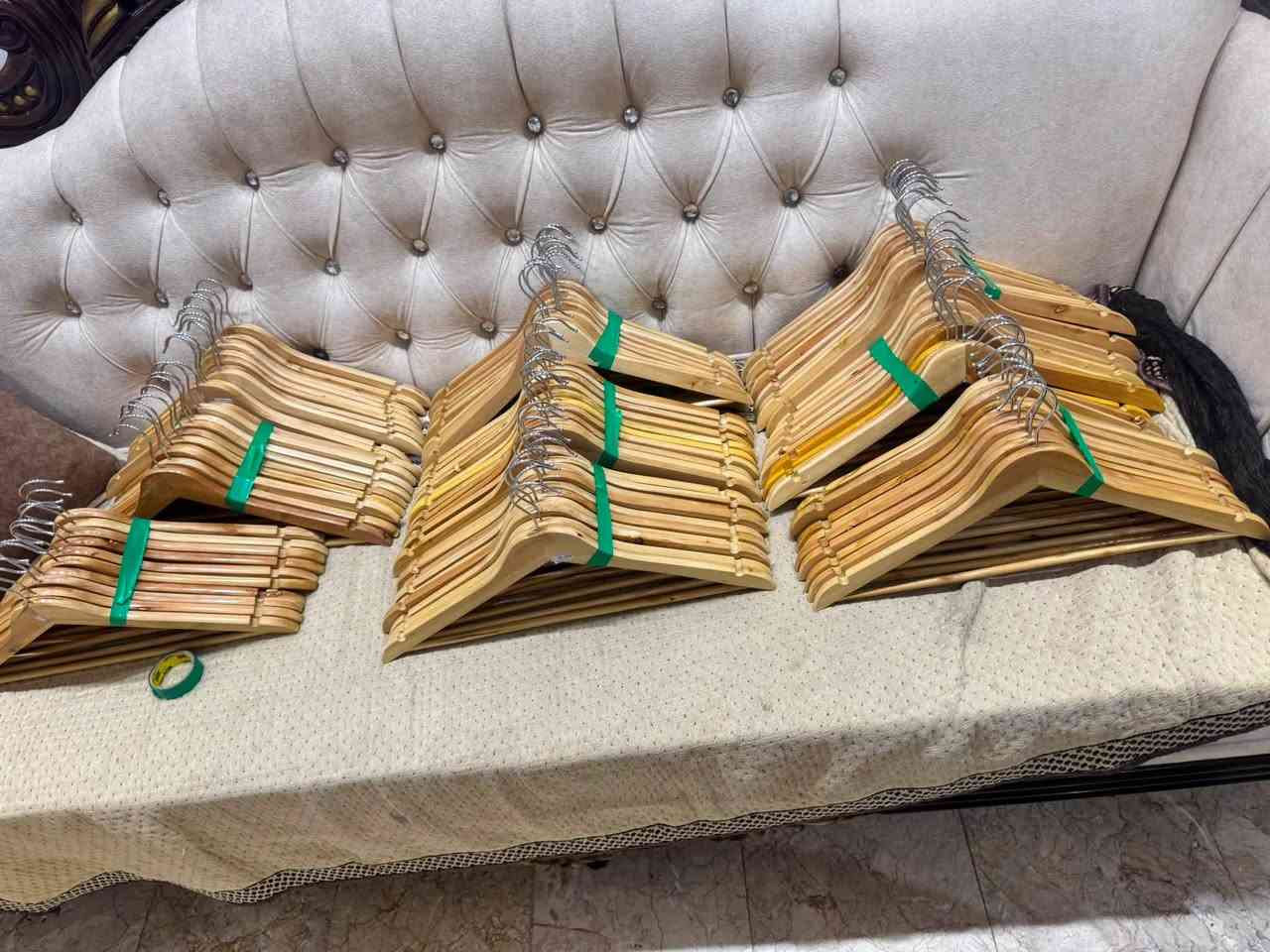 للبيع تعلاكه جديد بسعر الكل 150 الف

بلاستك عدد 270 قطعه
خشب عدد 90 قطعه
بغداد الدوره 
ماكو توصيل 
***********
