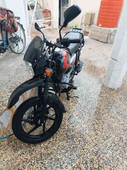 السلام وعليكم للبيع دراجه بوكسر جبلي ( فحل ) رقم وسنويه رقم بغداد دراجه نضيفه جداً مكينه ما مفتوحه السعر 2400 بس بيع ماراوس ***********
