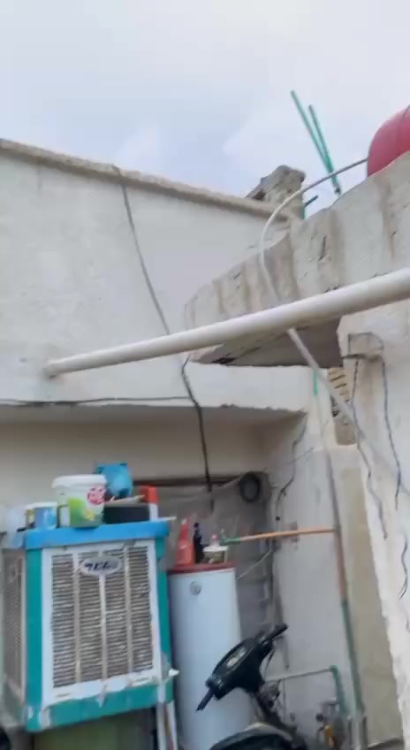 بيت للبيع حي الإمام الحسن ميه الدار سابقن بيت يتكون من غرفتين +صاله +مطبخ +استقبال + ترك عدد ٢امامي وخلفي ارضيه سراميك بيت نظفيه تحياتي لك ويحب تواصل على هذا الرقم ابو بيت،،. ***********
