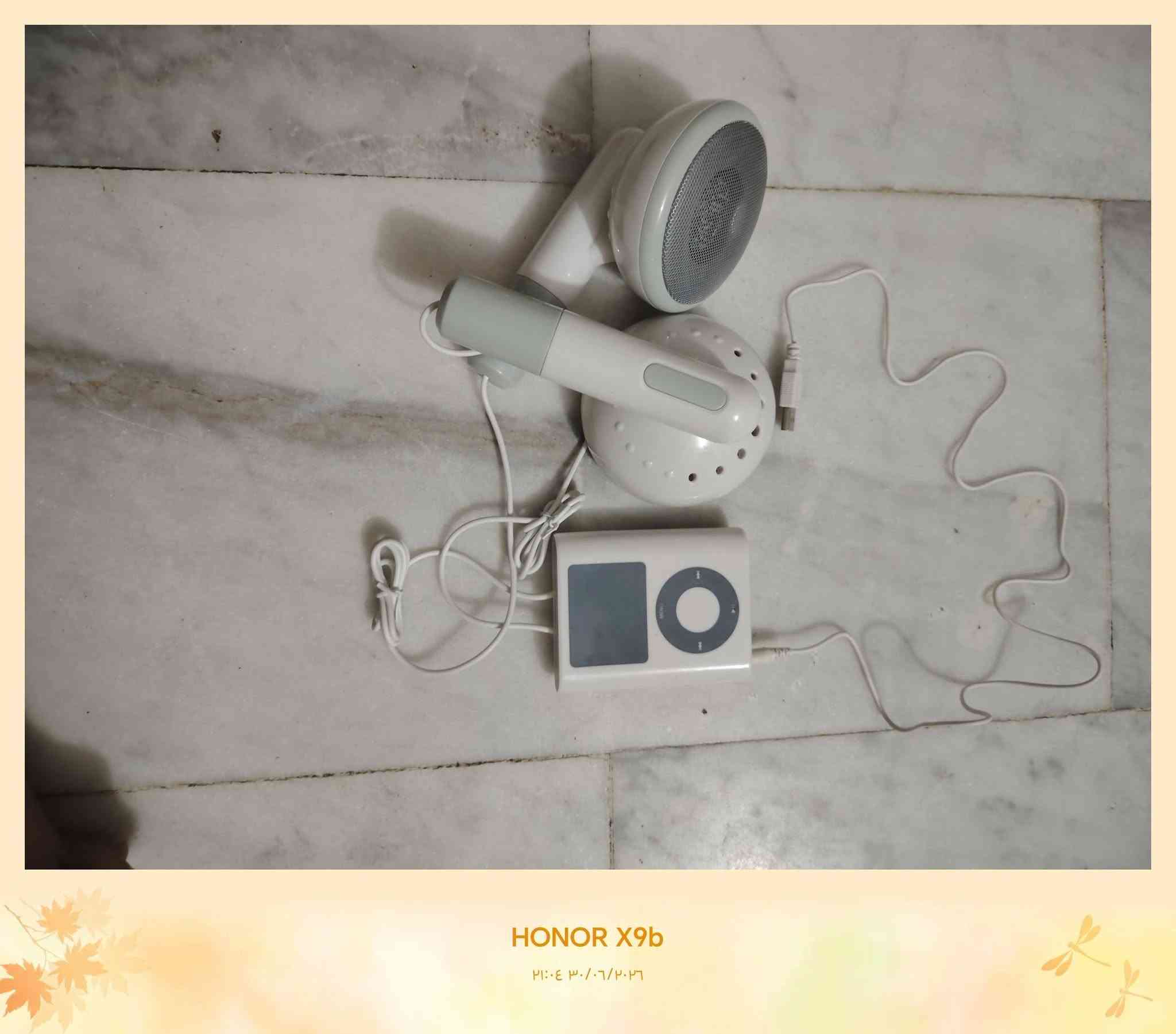 مكبر صوت محمول (Portable Speaker) مخصص لاجهزة (iPod) القديمة سعرة 15,000 الف التواصل على الخاص او واتساب ***********
