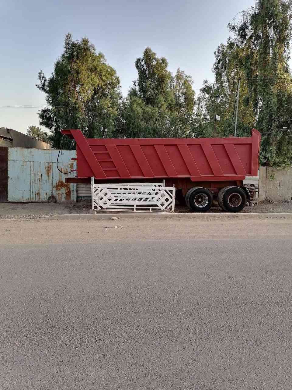 للايجار.... عربانة قلاب ذرعة ٢٦ متر عنوان بغداد الرقم بيه واتساب ***********
