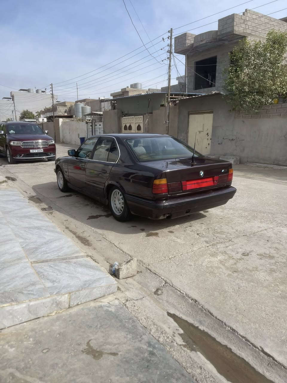 سعرها28
ماعندي توصل واي راعي بدون تحويل 
ماندل راعي بس مستمسكت يمي  
بي ام 520مكينه 528ديجتال بومه رقمها كركوك سنويه كرتوني كير محرك بشرط كلجت جديد تايرات جديد صدره امامي خلفي جديد لايت زايلوان  سماعت بيلدي تشغل كهربائيت كامل  غرفتها جلد اسود سياره جاهز وحيل حلوه ونضيفها با واقع احل من صوره 
شراي اتصال وتدلل مامتواجد خاص 
***********
