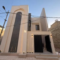 العداله - القضاة • ١٥٠م • طابقين ٤ غرف