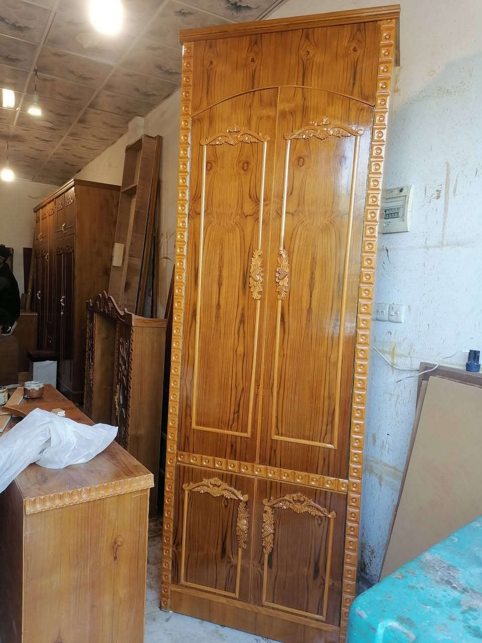 غرفه 5 باب ملحق نقش زان معرض ابو حسن حي السكر مقابل ساحه غاز السكر ت *********** سعر خاص جدا 700
