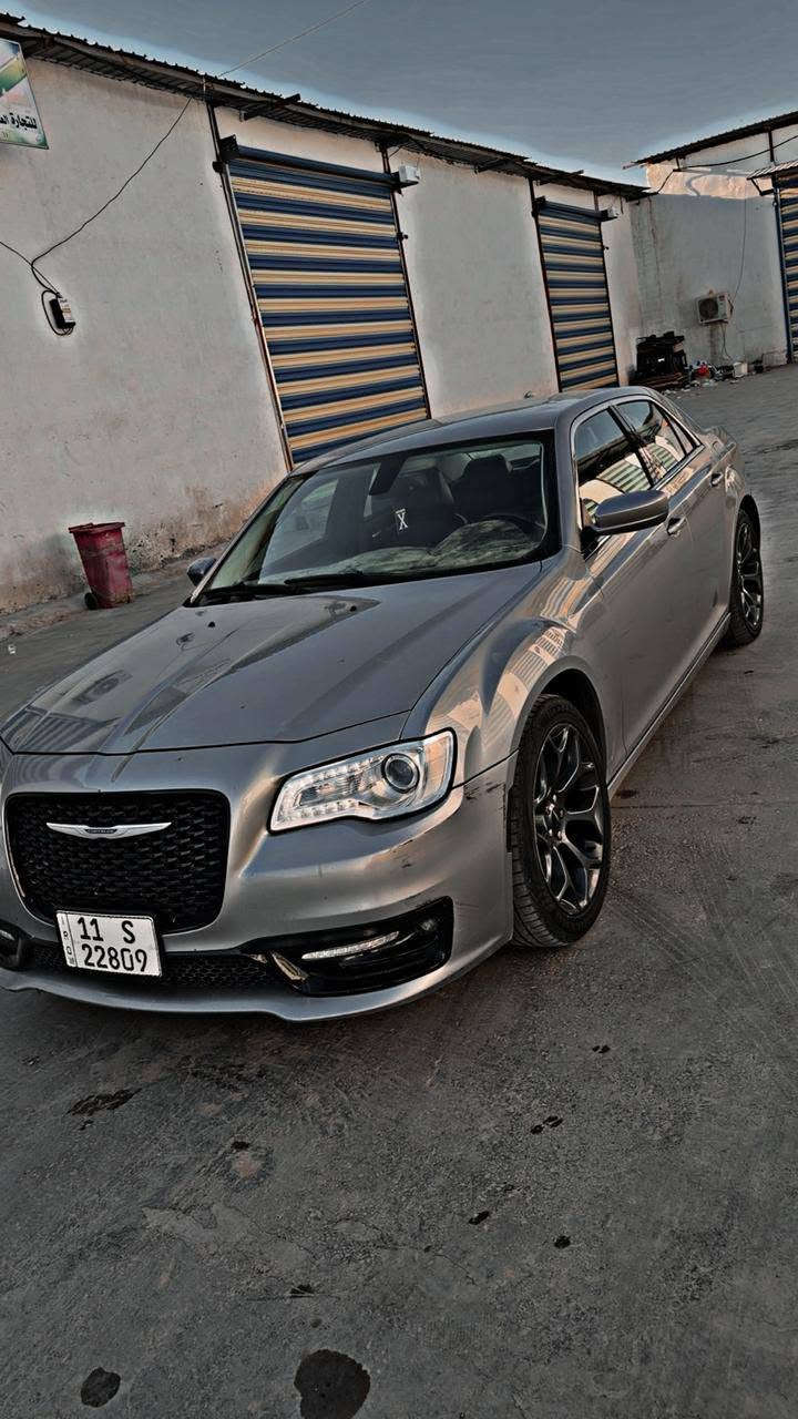 السلام عليكم
كرايسلر 2016
مرمزه 2023
ترقيم جديد رقم بغداد 
مواصفات C المواصفات المعروفه لون سلفر السياره ترايه خير من الله اخت الجديده حادثه السياره بابين ايمن وصور الحادث بالمنشور 
وبيه مكانات كلير من امريكا ابيع كلير عام بدون قطرت معجون السياره والشواصي واللغود والكص والكير والمحرك مكفولات 
السعر 160$ 
الموقع بغداد الكاظميه چكوك
للاستفسار ***********
