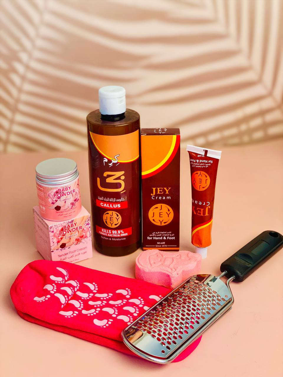 تعبتي من التشققات والخشونة؟ بعد اليوم لا تحاتين 💕
هذا الباك يوفرلج عناية متكاملة من أول استخدام 👣

💗 يزيل الجلد الميت والكالو بسرعة
💗 ينعم القدمين ويخليهم مثل الحرير
💗 يرطب بعمق ويمنع التشققات
💗 يخلي ريحة القدمين حلوة ومنعشة
💗 مناسب للاستعمال المنزلي بكل سهولة

الباك يحتوي على:
🧴 كالوس إزالة الجلد الميت
🧴 كريم ترطيب لليدين والقدمين
🧂 مورد للقدم كعب الغزال
🧼 املاح عناية
🧦 جواريب جل
🪒 مبرد احترافي

من أول استعمال راح تلاحظين الفرق 😍
وخلي قدمج ناعمة وجاهزة بكل وقت


**إذا كنت صاحب هذا الإعلان وتريد حذفه لأي سبب، رجاءا أرسل رسالة إلى الدعم الفني**