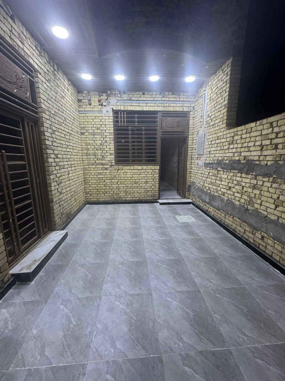 خلفة سيراميك شغل تتريس ايراني درجة اولى ومترغ حالياً مكاني ميسان‏‪***********‬‏
