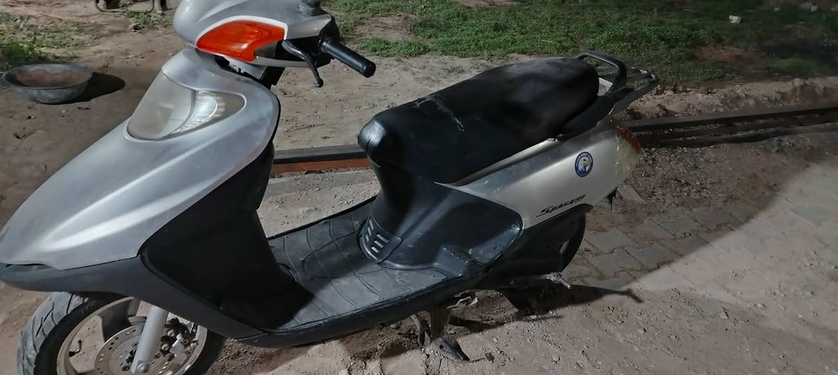 دراجة سبيسي ماليزي
موديل 2021

كهربائيات من 

دبل اشاره 

هورن +لايت امامي +لايت خلفي شغال 
خير من الله مكينه نظيفه سعر خاص شراي يتصل ***********
