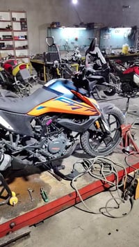 يالله  ktm ثنين وحده درع وسيبايه وثانيه بس درع تابع المنشور فيديو وصور...