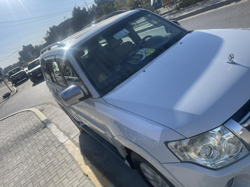 باجيرو حبتور
موديل١٤
صبغ ربع چاملغ خلفي
رقم شمالي
***********
