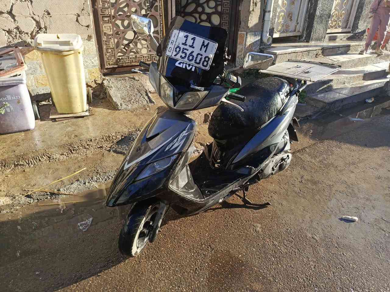 من رخصه الادمن
ثعلب كابريتر 140 مرقمه باسمي تحويل ثاني يوم
دراجه جديده بمعنى الكلمه
محرك رمبه ممفتوح
دبلات امامي جديده
دبلات خلفيه جديده
منفذ اوكس للشحن
عارضها 15$ بيها مجال للشراي 
السوك كلشي بي ميعجبك السعر الله يوفقك وتحصل وحده ارخص
للاتصال ***********
