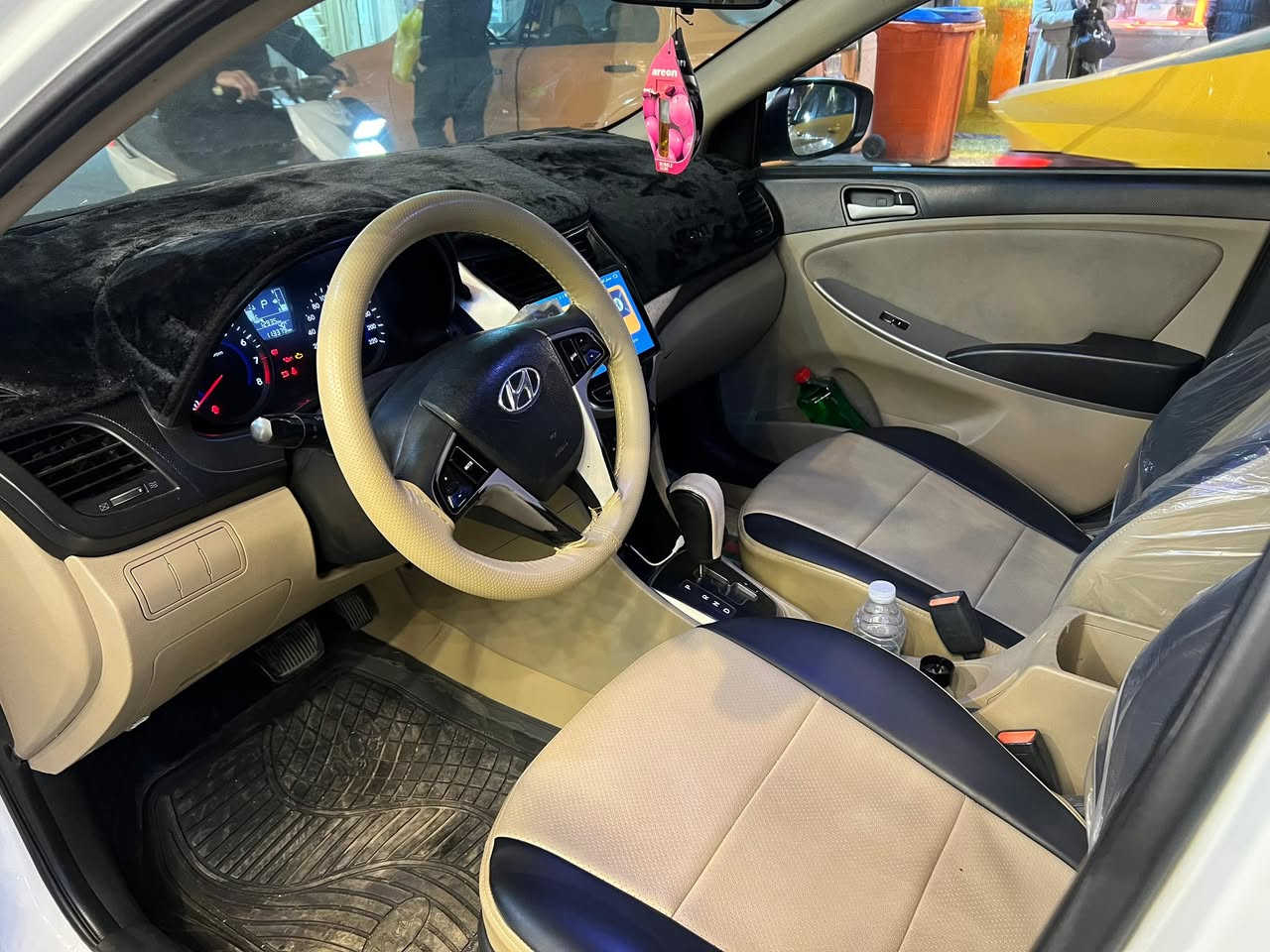 اكسنت موديل 2015

ضرر اثر شخوط فقط لا معجون ولا حار 
 موضح بسونار 
محرك 1600 دوش  ماشيه 113

رقم بغداد ( جديد)تحويل ثاني يوم
السعر. 103 وبي مجال قليل كلش 
المكان بغداد الاعظميه
***********
