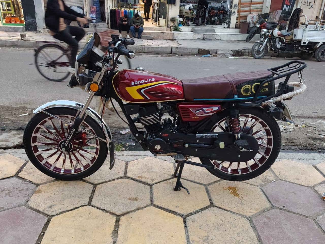 يا الله سيفان 26كفالة عام شبه زيرو ضاغطة وزنجيل 800وبيهة مجال بسيط.  مكاني بلدروز شارع المسعودية ***********
