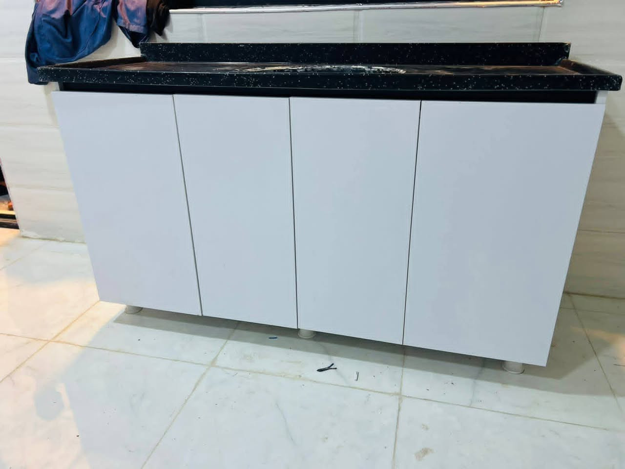 ✨ مطبخ تركي بتصميم ملكي وألوان راقية ✨
🔹 الطول: 3 متر
🔹 سنك: متر ونص
🔹 الكاونتر: لون كريمي بتصميم ملكي فاخر
💰 السعر: 850 ألف دينار فقط

✅ خامات تركية عالية الجودة
✅ تصميم أنيق يناسب جميع المنازل
✅ تنفيذ بإتقان وتشطيب فاخر
🚚 توصيل مجاني إلى جميع محافظات العراق

📩 راسلنا الآن واحجز مطبخك قبل نفاد العروض للحجز ***********
