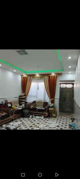 سلام عليكم.  بيت للبيع في ديالى خانقين حي دورلا مساحة 200متر كدامه حديقه 100متر وكراج يزم 3سيارات وبي بير البيت طابق ونص يعتبر مكون من. مطبخ بارد ومطبخ حار وصاله وغرفتين نوم واستقبال ومجمع صحيات. الفوك بيتونه وغرفه نوم البيت ركن واجهتين سعر 165 مليون اي استفسار الاتصال ***********
