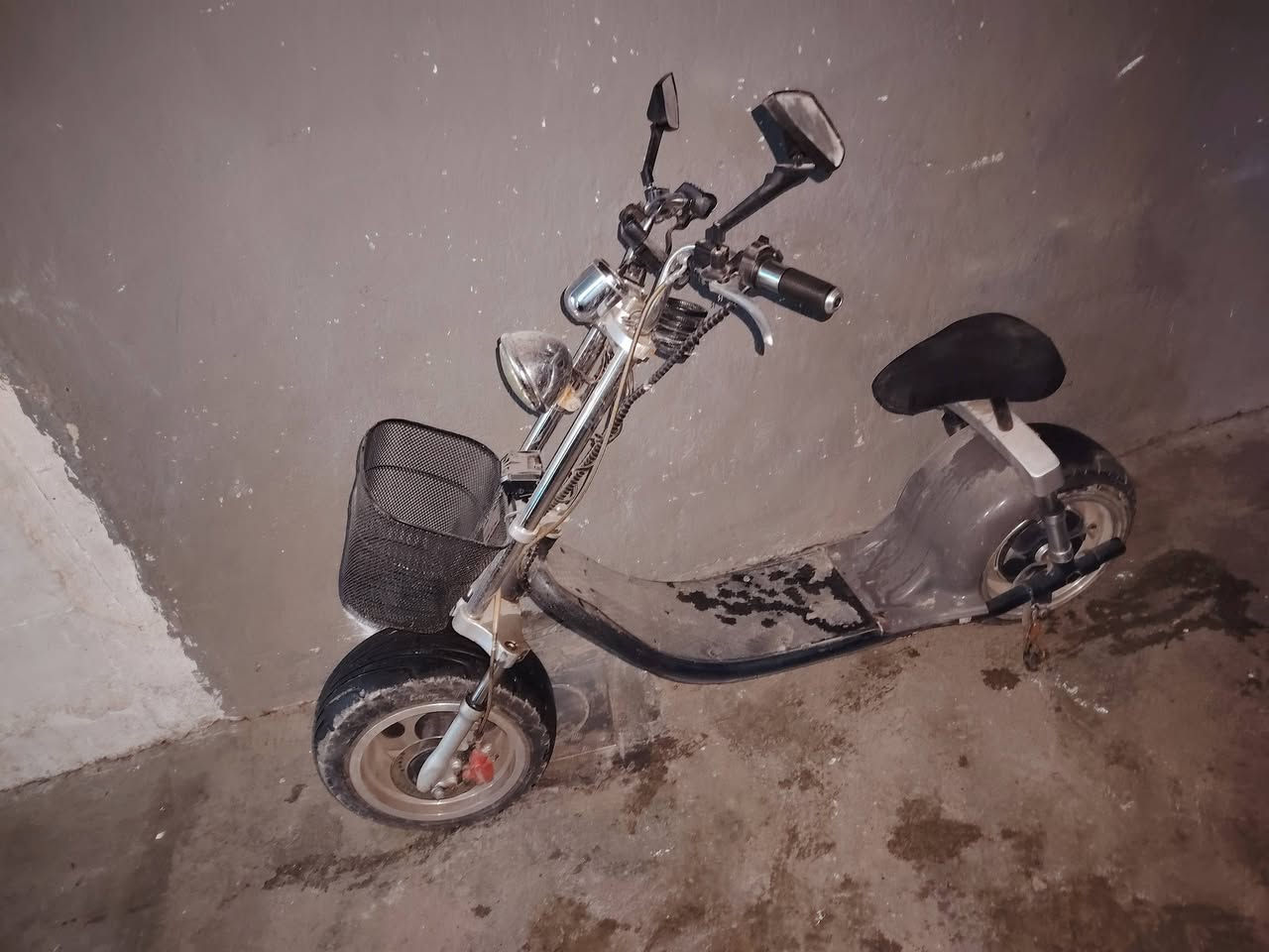 ماطور شحن للبيع ماطور نظيف بس صارله فتره متروك يعني بس يعوزه غسله بطاريات ليثيوم بشرط سعره 325 بي مجال لشراي ***********
