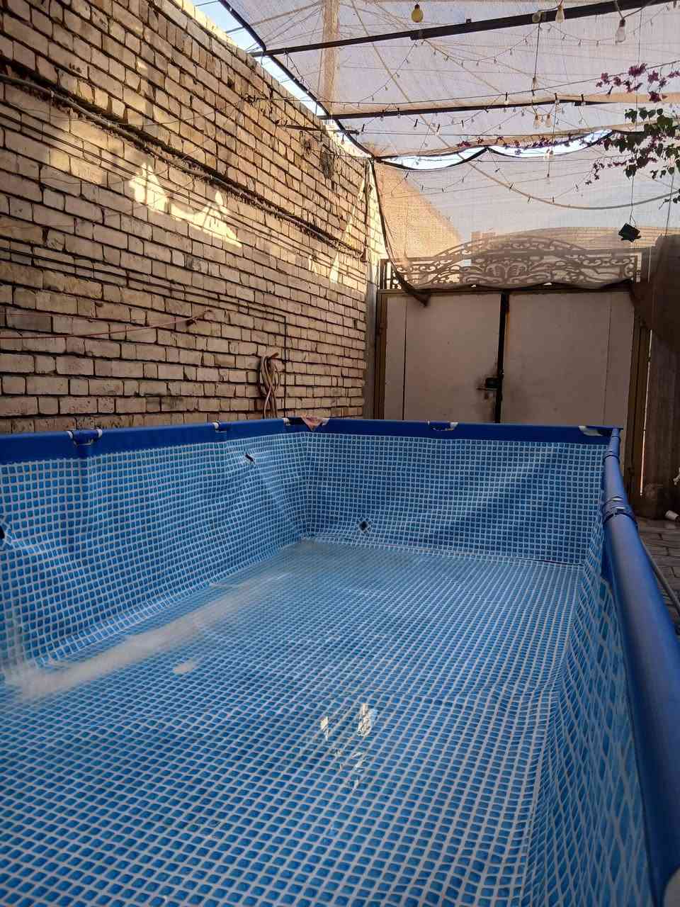 للبيع مسبح نوعيه معروفه المكان بغداد القياسات بصوره . *********** مع المضخه
