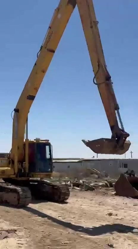 السلام عليكم حفاره للبيع نوع كماتسو موديل 99 جوب 17 متر مكان الرمادي 
استفسار ***********
