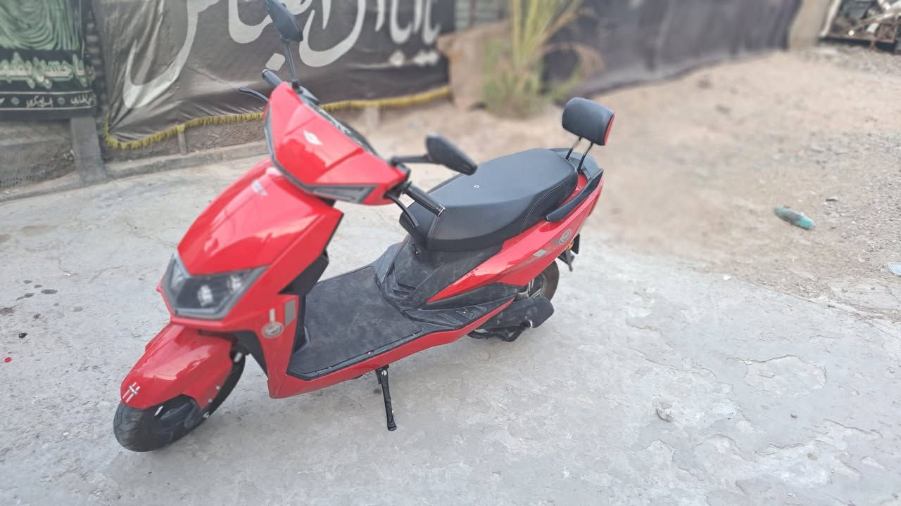 سلام عليكم 
دراجه شحن للبيع السعر ٥٠٠ مكان حي اور 
الرقم ***********
