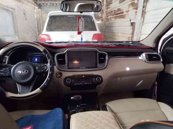 كيه سورنتو وارد خليجي موديل ٢٠١٩ رقم بصره بسمي فول مواصفات ماعدا البنوراما ماشيه ١٢٠ بيه رشات صبغ اثر بطش السعر ١٩٥ وبيه مجال اتصال علا صاحب السياره ***********
