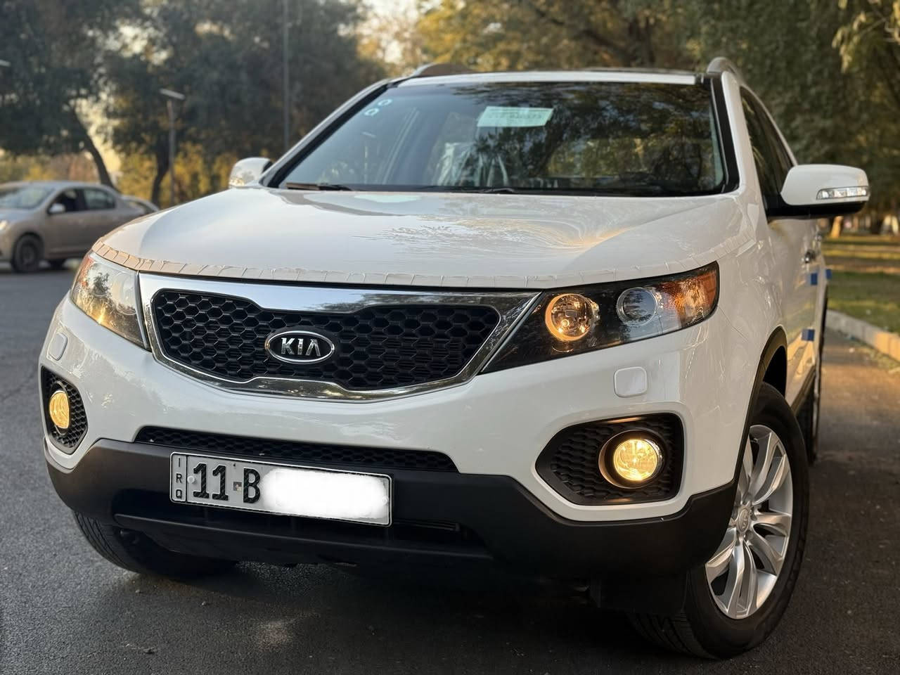 السلام عليكم 

كيا سورنتو 2013 خليجي استلام الشركه الدوليه 1/1 كويتي 

السياره عل شرط بوضع الشركه اخت الزيرو جديده لوك 

السياره مكفوله من الصبغ ومن كلشي حديد وبلاستك 

محرك كير صدر بشرط عل وضع الشركه ماشيه 73 الف 

المواصفات فول 1/1 كويتي اعله فئه بل مواصفات 

قماره بنرامه 

كشنات جلد 

داخل قرميدي 

كشن كهرباء 

تبريد بيانو 

فول تحكم استيرن 

كروز سرعه 

بصمه 

مري شفط 

زراك لايت 

لايت زنون 

داخل صاج ملكي 

محرك 6 سلندر 3500 

فورويل دفع رباعي 4x4 

7 راكب 

ويل 18 خمسه ويل كب سبير منازل 

رقم بغداد دولي بسمي هزه وسنويه جديده 

مكان السياره بغداد 

رقمي ***********
