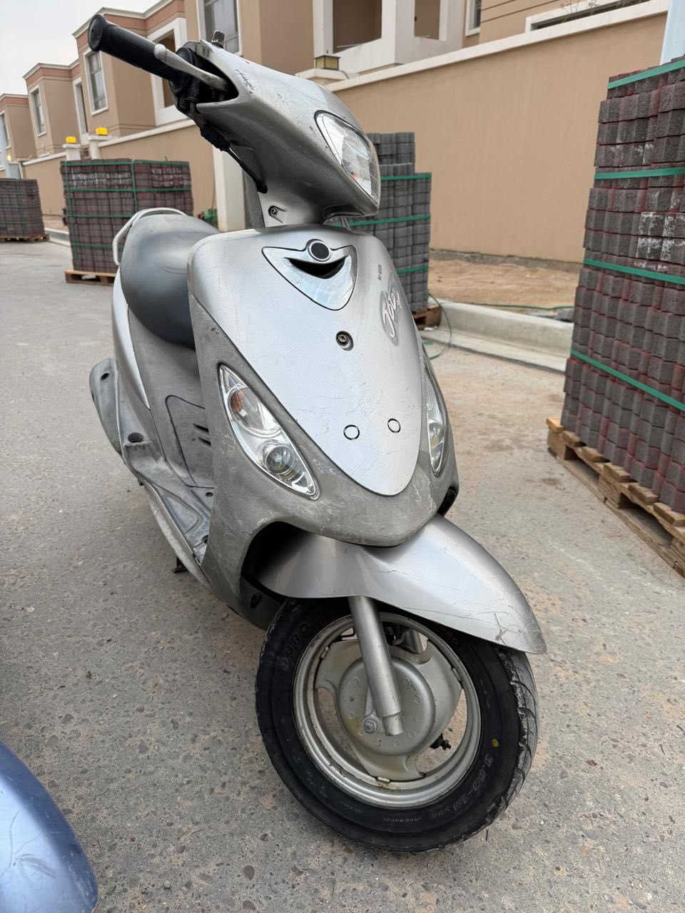 السلام عليكم دراجة ماكس قجمة للبيع دراجة حلوة بلاديه على وضع الرمبه ما تعبانه من الشغل للبيت باقي تفاصيل اتصل ***********
