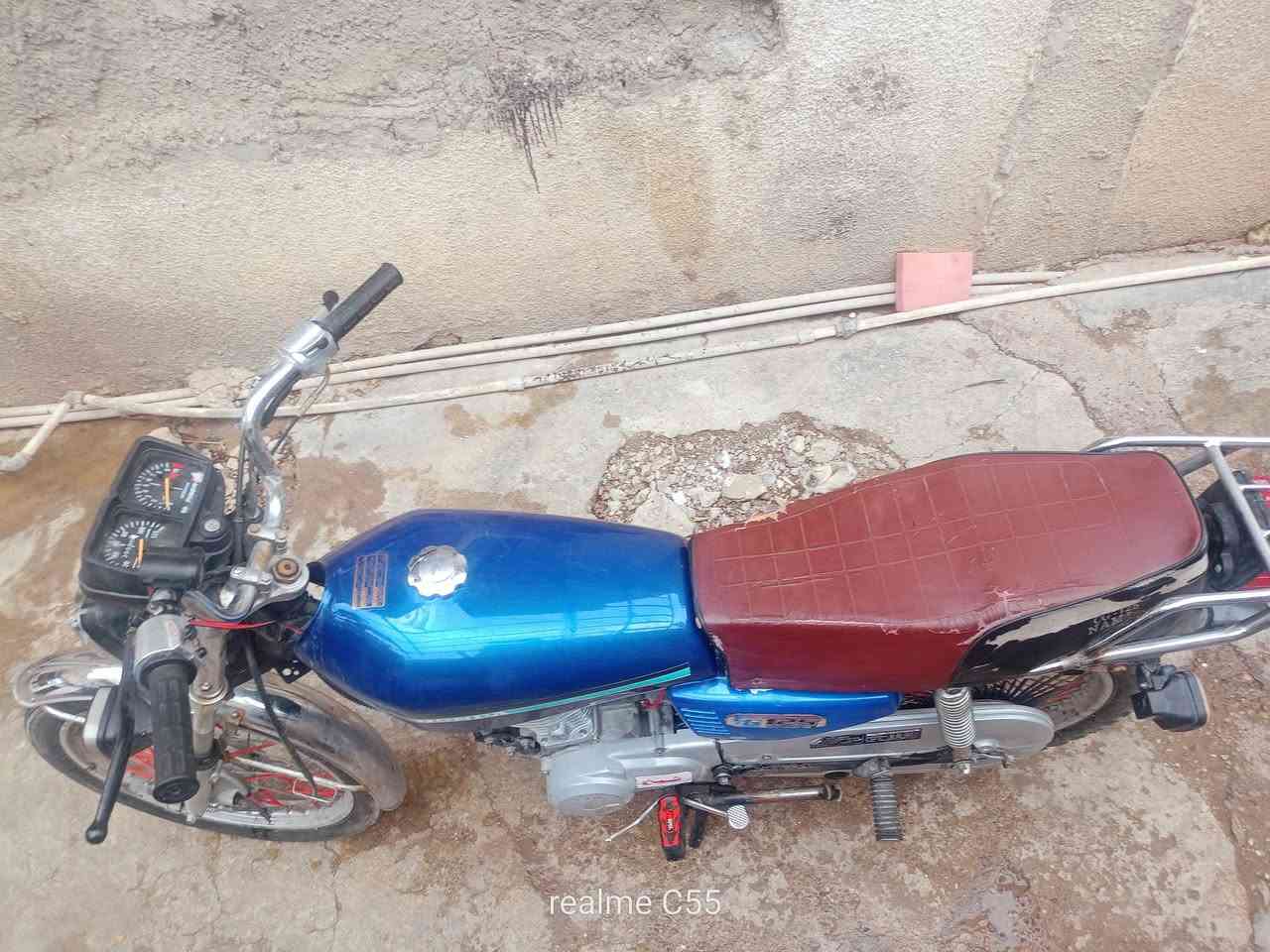 ماطور شغال كامل بدون رقم ولا منفيس شرط عدم السرقه نضيف مابي عيب هندر واحد يشغل كهربايه شغاله كامل 
سعر 300من الاخير شراي يجي خاص


**إذا كنت صاحب هذا الإعلان وتريد حذفه لأي سبب، رجاءا أرسل رسالة إلى الدعم الفني**