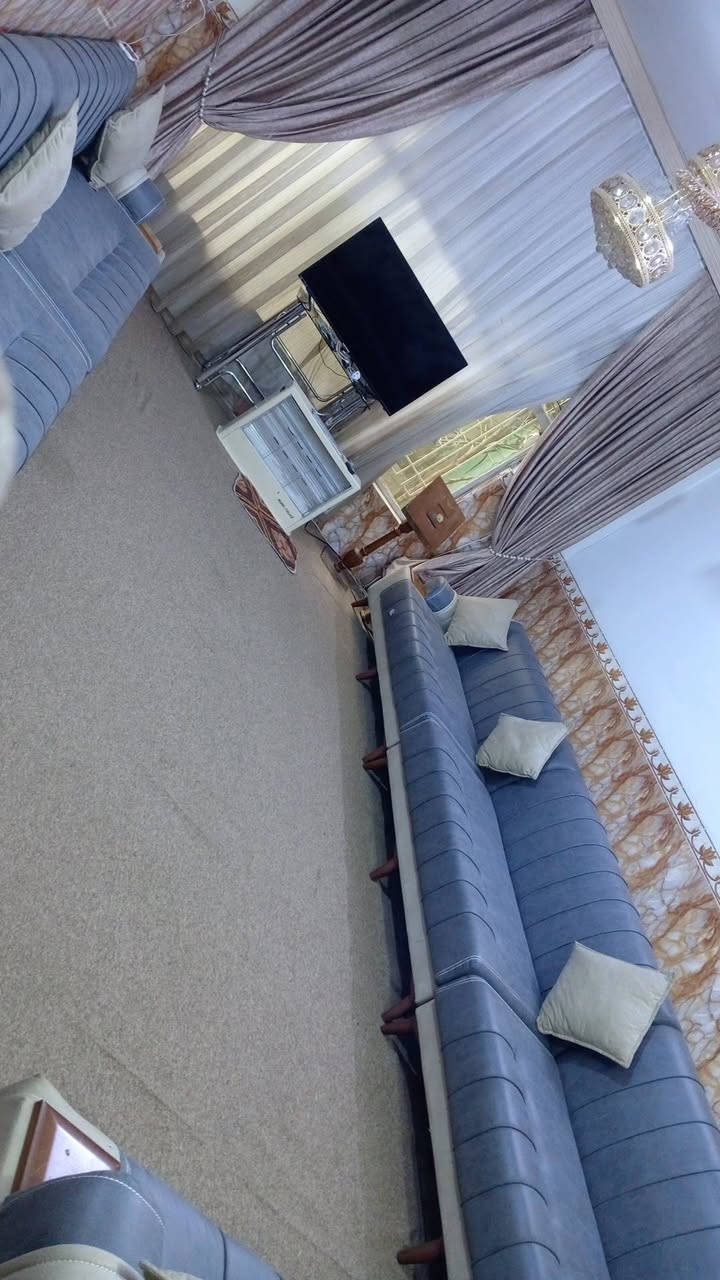 للبيع ديوان عشرين مقعد (13 متر) تفصال عراقي القماش وتر اللون رصاصي هوة وكوشاتة سعرة 750 وبي مجال لان جديد وتفصال بمليون وربع صار


**إذا كنت صاحب هذا الإعلان وتريد حذفه لأي سبب، رجاءا أرسل رسالة إلى الدعم الفني**