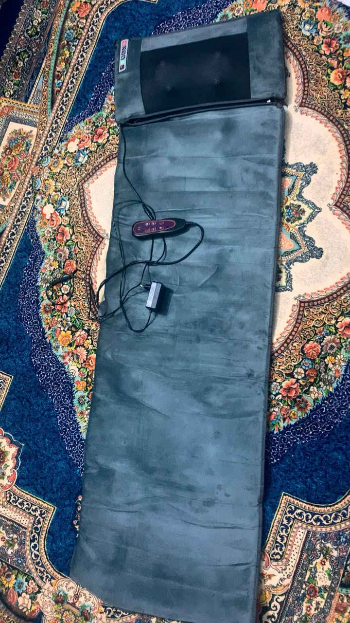 السلام عليكم
مفرش تدليك كامل الجسم جديد ونظيف

وشغله كولش حلو 

السعر 35


**إذا كنت صاحب هذا الإعلان وتريد حذفه لأي سبب، رجاءا أرسل رسالة إلى الدعم الفني**