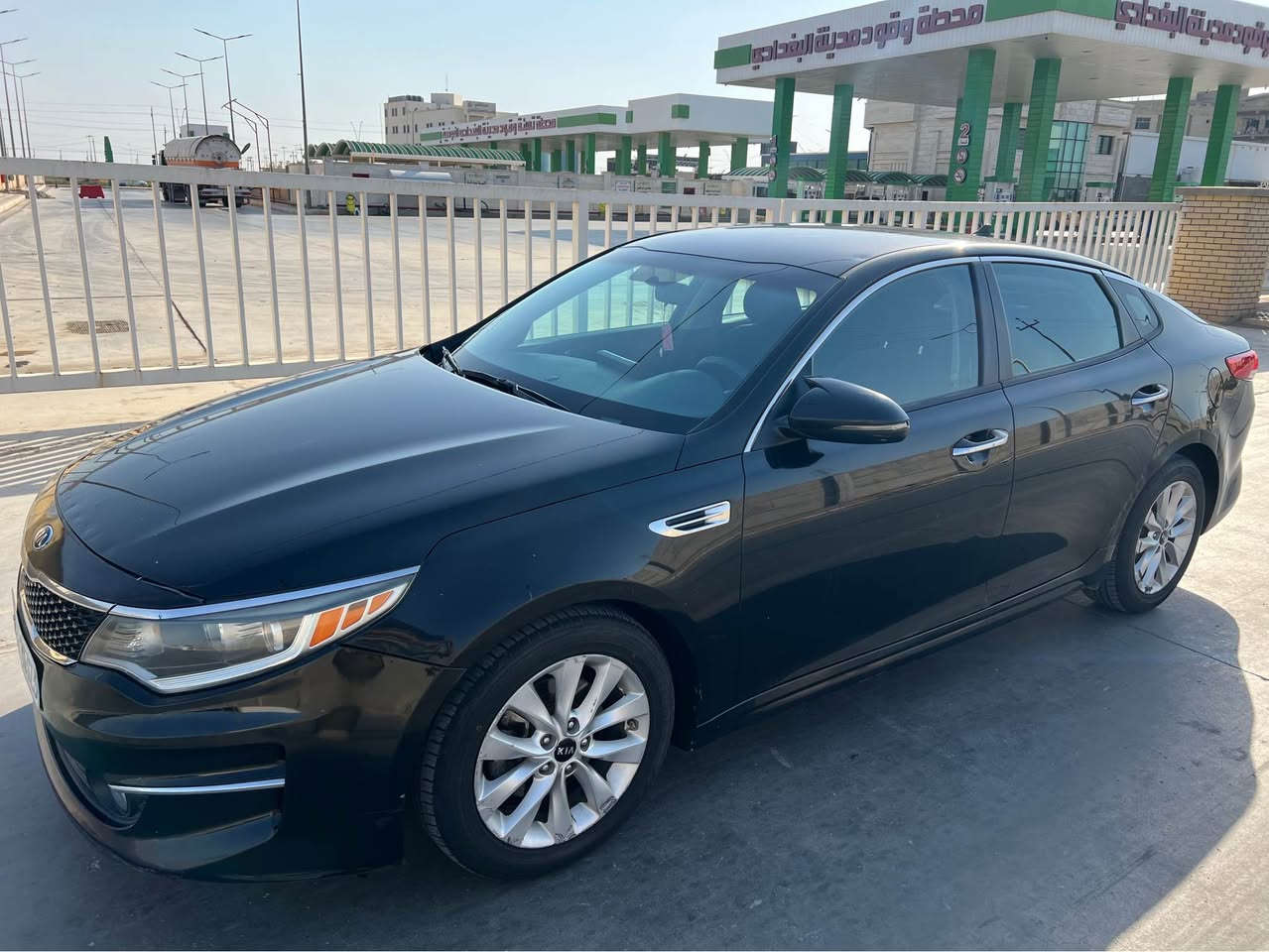 السلام عليكم كيا اوبتما موديل 2017 فئة LX امريكي مكينة 2400 GDIالسيارة ماشية 100,000 ميل كير ومكينة مكفولات على وضع البلاد حادثة جاملغ امامي جهة الصدر مبدل وجاملغ خلفي جهة الصدر مصبوغ فقط رقم اربيل باسمي مكان السيارة بالكوت  السعر 128 وبيها مجال 
*********** دهل اوران, واسط
