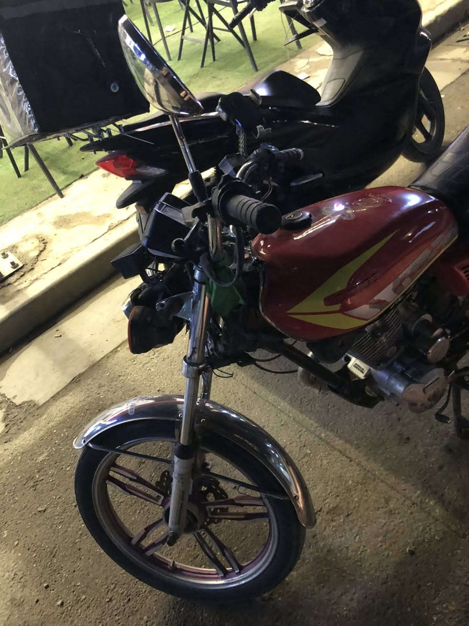 السلام عليكم ايراني مديل2021
لدراجه على ايدي يعني من شغل للبيت دهن كل سبوعين ابدل وتخم تايرات جديد وكلجات جديده شلعه ومعدل وكُلشي مابيه نقص بس يده بريك امامي …اوراق اصولي وين متريد تروح محد يحاسبك مكفوله من سرقه واللبي خير يدلل السعر600 وبيه مجال وخادم اني 
المكان بغداد الدوره …متواجد خاص


**إذا كنت صاحب هذا الإعلان وتريد حذفه لأي سبب، رجاءا أرسل رسالة إلى الدعم الفني**