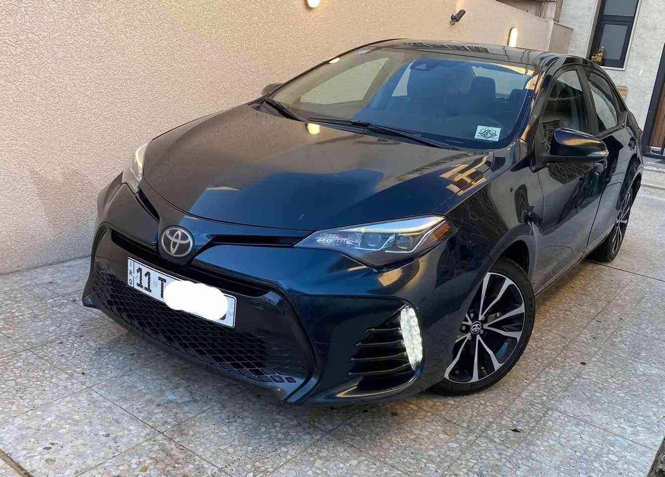 سلام عليكم ورحمة الله
سيارة كورلا SE موديل 2018  بلون ازرق غير محدد ( لون شذري) رقم بغداد.
وارد اميريكي ضرر باب عكس السائق  والي بعدها ومبدلة الباب اصلي  مو تجاري كما موضح بصور.. اير باك البردة طاك فقط…
سعرها 13400$.
السيارة مواصفات SE المعروفة.
سيارة نظيفة مال جناي وعلى ايدي صارلها سنين ماشية 128 الف كم اي (79 الف ميل).
العنوان: بغداد/ حي الجامعة
لتواصل واتس اب: *********** بغداد, العراق
