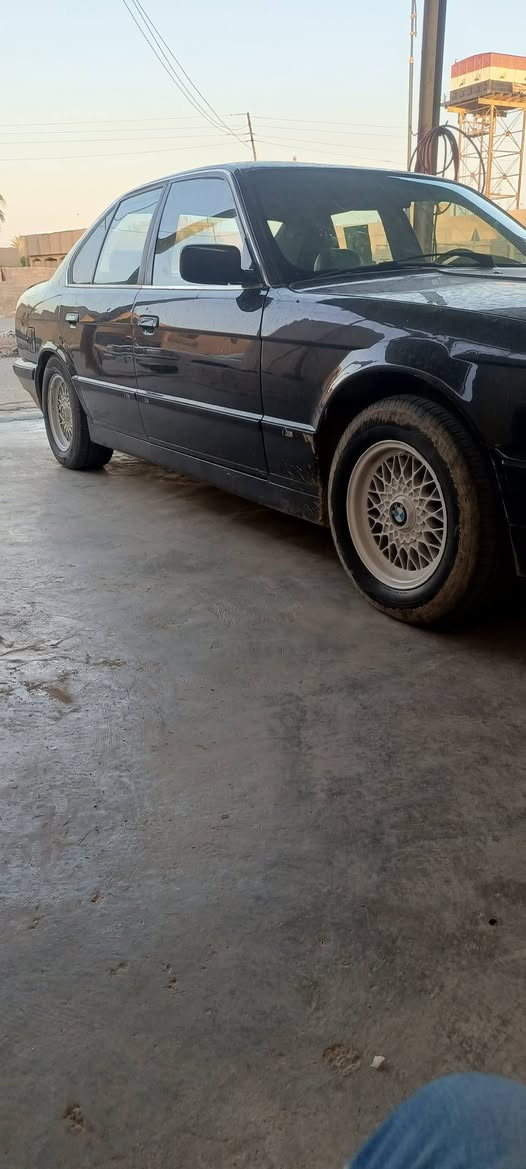 BMW 525i
موديل 93 
كير ومحرك صقر 28 دبل فانوس حاويه جديد
رون ناصي 6 نمر 
لون اسود 
رقم صلاح الدين الماني تحويل ثاني يوم 
مكان السيارة صلاح الدين. بيجي 
السعر 60 وبيها مجال 
للتواصل على الرقم ***********

