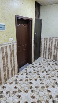 شقة • طابق ثاني • قرب محافظة القديمة