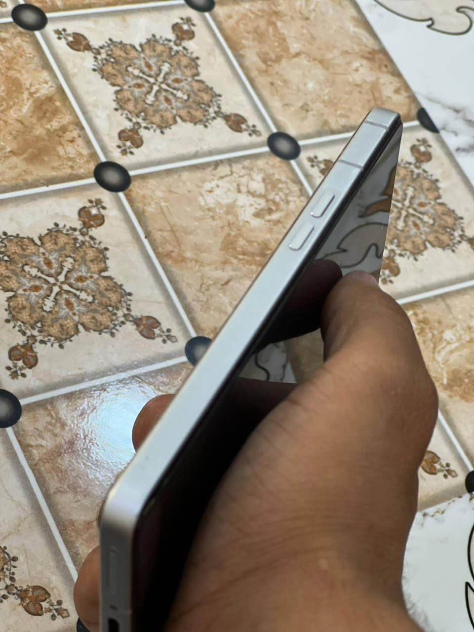 سلام عليكم بسبب وعود الكاذبه ارجع لنشره   تكنو كامون 30 بريمير ذاكره 512 90 فريم بل اللعاب الجهاز نضيف  ما واصل اي صيانه الجهاز مغلف مراوس بايفون فقط او للبيع ب 300  هاذ رقمي ***********
