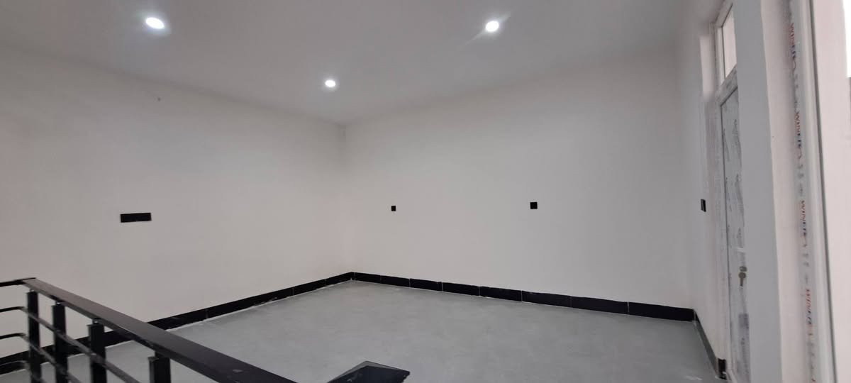 خانوی فرۆشتن هه ولیر8هشتی حەسارۆك یەك قاتوبیتونە روکن  رووبەر119م تابۆ نرخ گونجاوە خانوكه سفر ***********واتساپ     دارللبیع اربیل 8حەصاروك مساحه119م/رکن/واحدطابق غرف نوم1صحیات هول مطبخ سعرمناسب *********** أربيل, العراق
