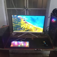 شباب السلام عليكم بي سي مستخدمه قليل كلش نظيفه مواصفاتها كرت شاشه 3050...